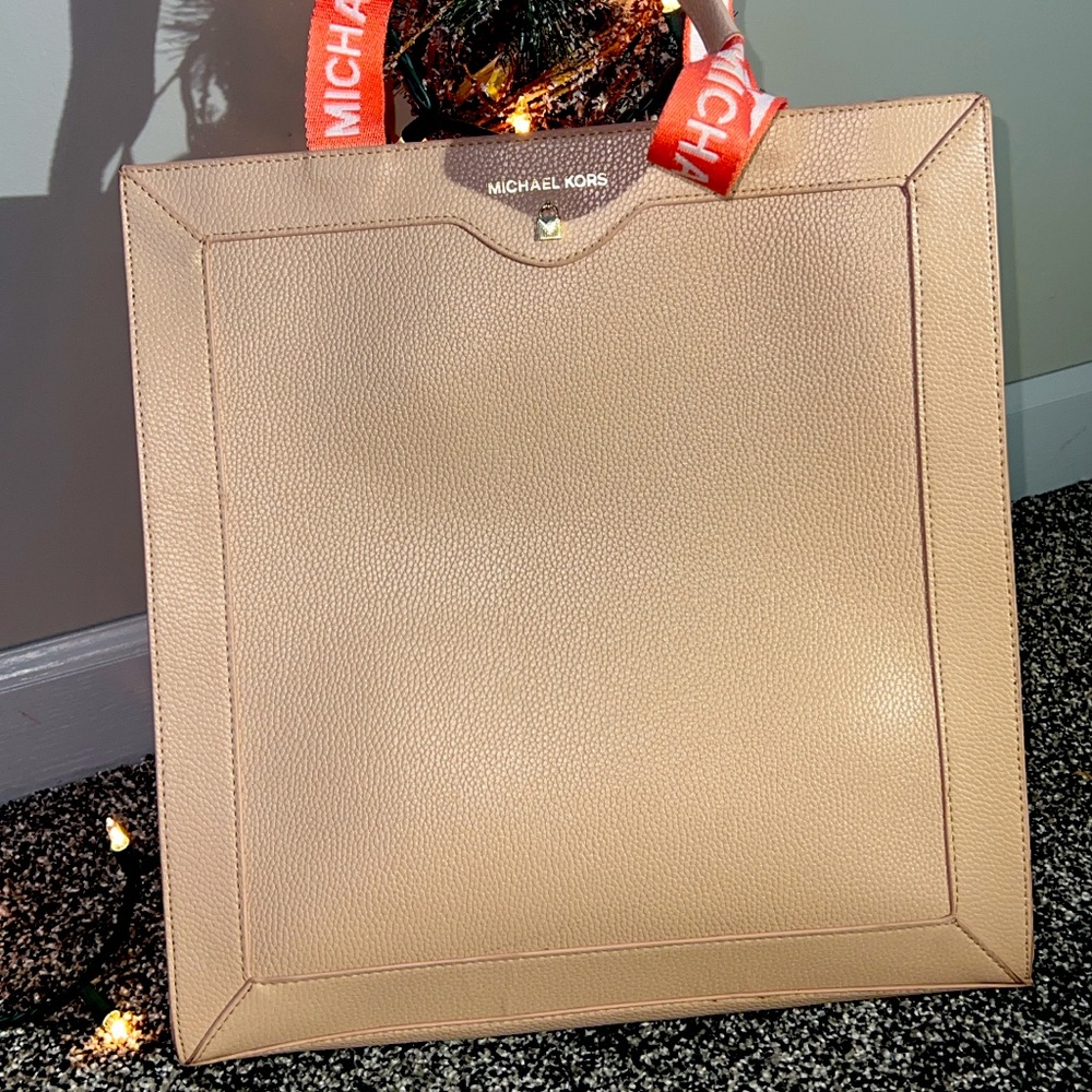 Micheal kors tote